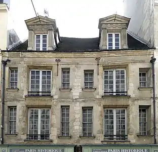 Détail de la façade sur rue.