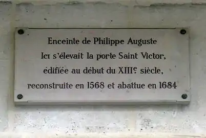 Plaque au no 2.