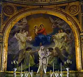 Panneau central : La Vierge triomphante adorée par les Anges.