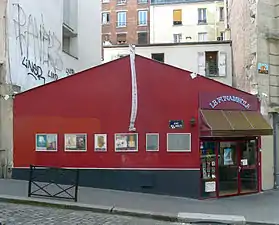 Théâtre Le Funambule Montmartre, à l'angle de la rue des Saules.