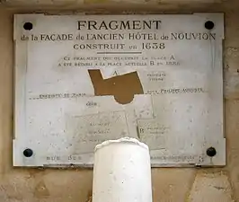 Tracé de l'enceinte sur une plaque.