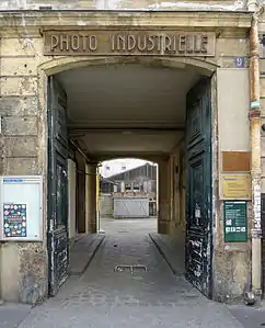 Entrée de la cour Cadet au n°9 de la rue éponyme.