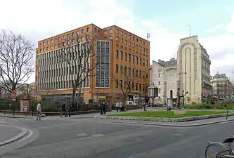 Boulevard de Magenta au niveau du square Alban-Satragne.