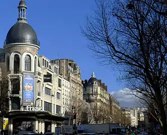 Les Magasins réunis - Étoile à l'angle de l'avenue des Ternes et de l'avenue Niel, à Paris.