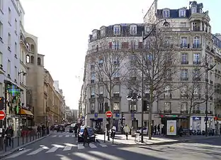 Partie sud avec la rue Saint-Ferdinand à gauche et l'avenue des Ternes à droite.