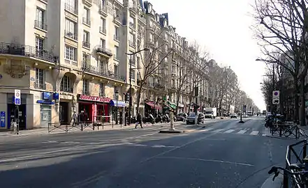 Autre vue du boulevard au niveau de la rue Marcadet.