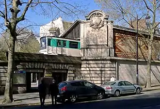 Station de métro Corvisart.