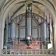 Orgue de tribune.