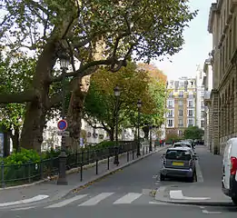 Place vue depuis la rue Saint-Jacques.