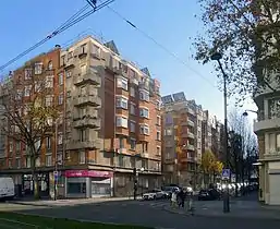 La rue Henry-de-Bournazel vue depuis le boulevard Brune.