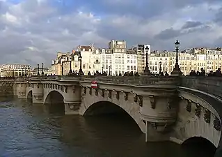 Le Pont Neuf lors de la crue de 2018.