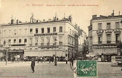 Carte postale de la place du Capitole vers 1907,au centre, le Bibent