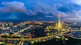 Le pont de Saïgon et le gratte-ciel voisin Landmark 81