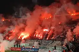 Utilisation de fumigènes par les Ultras du PAOK Salonique