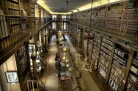 La bibliothèque de l'Institut de France.