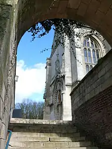 Montée de l'église Saint-Denis.