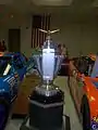 Le trophée PPG qui est présenté le jour de course sur la Victory lane.