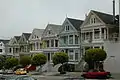 Façades polychromes des Painted Ladies d'Alamo Square, à San Francisco.