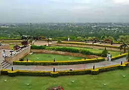 Jardins du monument.