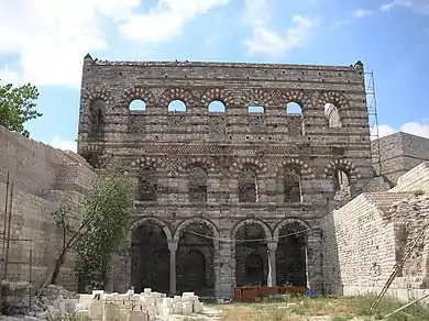 Le Palais du Porphyrogénète (XIIIe siècle), l'un des rares bâtiments civils à avoir survécu.