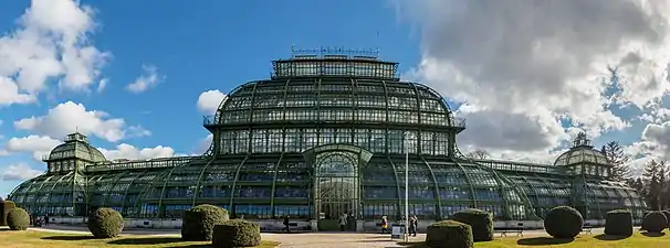 Le palmarium (Palmenhaus) du Château de Schönbrunn, Vienne, 1882.