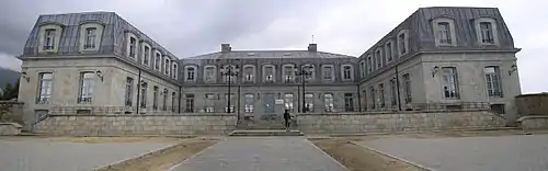 Façade du Palais des ducs d'Albe (en), à Piedrahíta, construit entre 1755 et 1766.