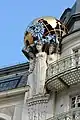 Groupe de personnages sur la façade nord-ouest