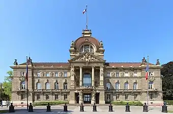 Palais du Rhin (ancien Palais impérial allemand ou Kaiserpalatz)palais, parc attenant avec grille