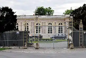 Grille de l'entrée du Palais Rose.