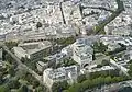 Le palais d'Iéna (à gauche à mi-hauteur de l’image) et le musée Guimet vus de la tour Eiffel.