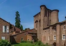 photographie du palais de la Berbie depuis l'entrée principale