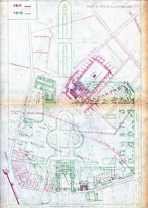 Plans superposés montrant, en rouge, l'organisation de l'espace avant la construction du palais et du jardin en 1611, en vert, le palais et le jardin au XXe siècle, tel qu'il est encore organisé.