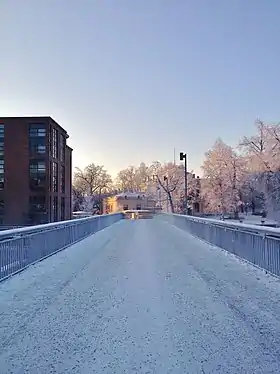 Pont de la piste du palais.