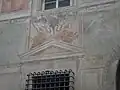 Détails d'une des fresques de la façade.