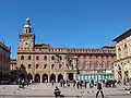 Piazza Maggiore et le Palazzo d'Accursio au fond