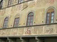 Fresque de la façade.