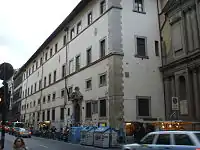 Le palazzo Martelli.