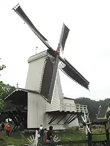 Moulin sur tourelle „Mijn Genoegen“ de Numansdorp