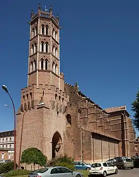 Clocher-porche de la cathédrale en 2015.