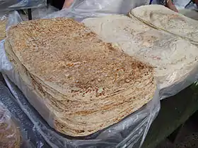 Nan-e lavash.