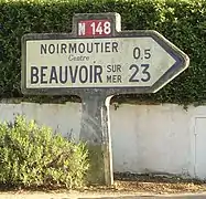 Sur l'île de Noirmoutier en Vendée, au bord de la N 148.