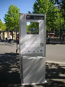 Panneau Wikipédia sur le métro de Rennes.