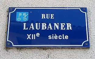 Panneau de la rue Laubaner à Mont-de-Marsan, ainsi nommée en hommage à Pierre de Marsan