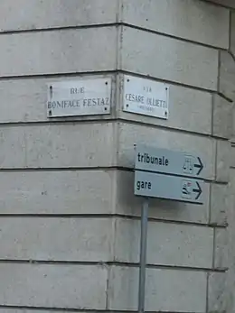 Signalisation bilingue "imparfaite" à Aoste.