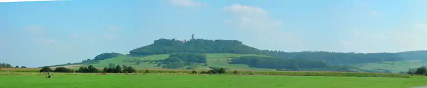 Vue générale sur la colline.