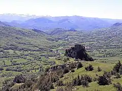 Vue depuis la crête surplombant le château.