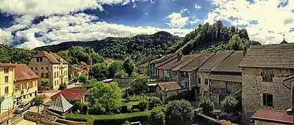 Jardins du centre-ville en montagne.