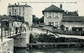 Pont levant sur le canal