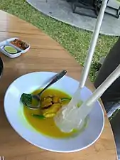 Papeda et kuah kuning