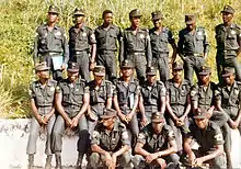 Photographie de groupes de soldats de la garde civile.